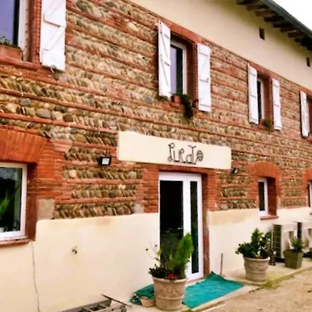 Gite De Lucat Bed & Breakfast