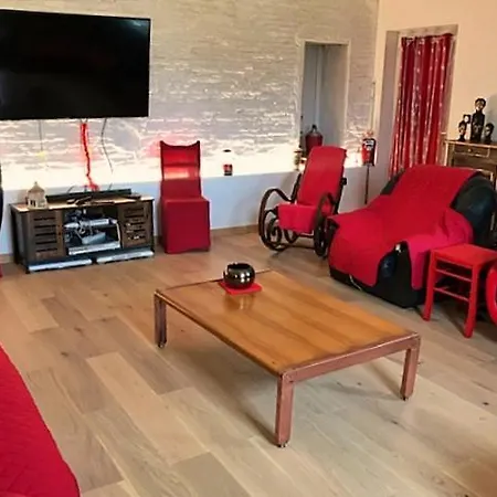 Gite De Lucat Bed & Breakfast *